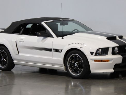 Used 2007 Ford Mustang GT RWD image 24