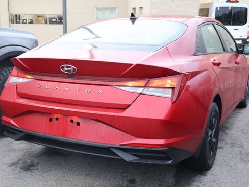 Used 2023 Hyundai Elantra SEL image 5