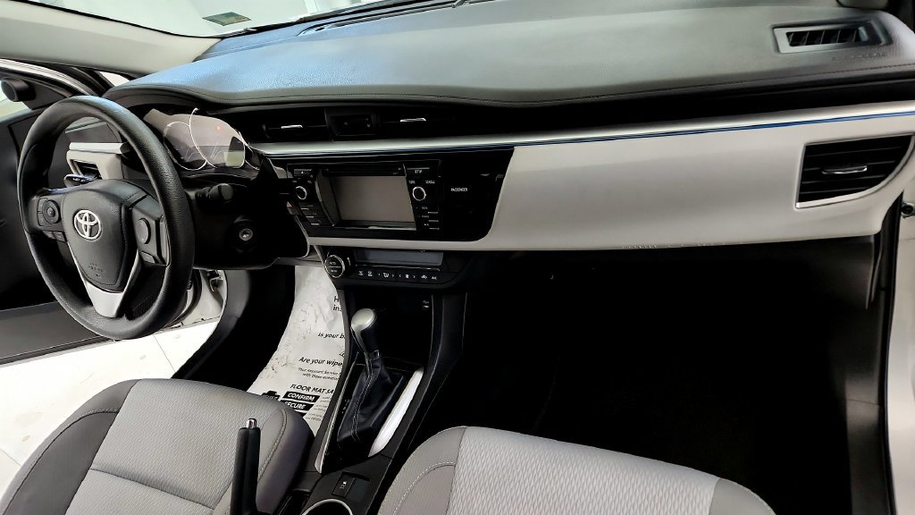 Used 2016 Toyota Corolla LE FWD image 16