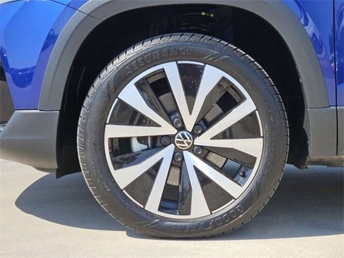 Used 2024 Volkswagen Taos SE image 10