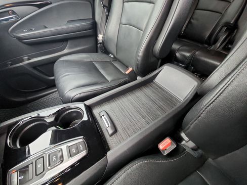 Used 2017 Honda Pilot Touring image 23