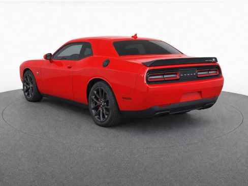 Used 2022 Dodge Challenger R/T Scat Pack w/ Shaker Package RWD image 3