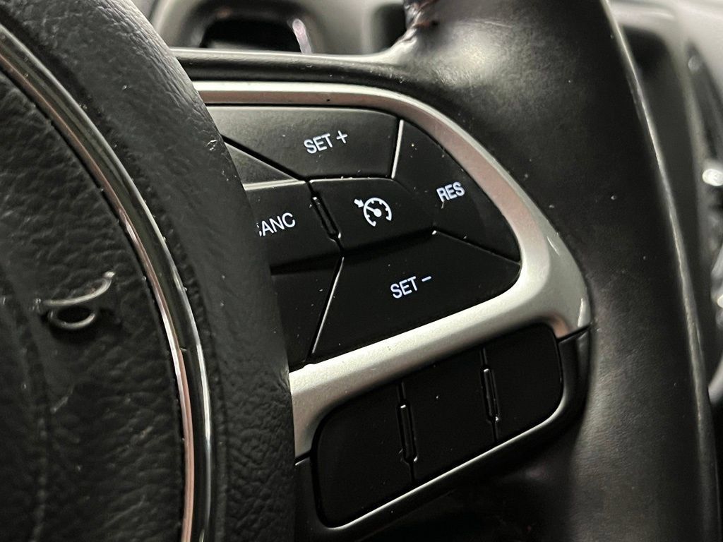 Used 2019 Jeep Compass Trailhawk w/ Leather Interior Group AWD/4WD image 25