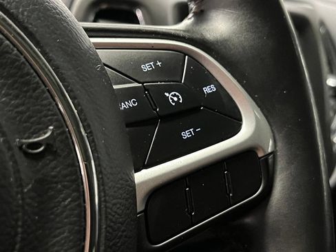 Used 2019 Jeep Compass Trailhawk w/ Leather Interior Group AWD/4WD image 25