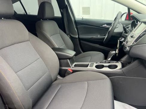 Used 2018 Chevrolet Cruze LS image 22