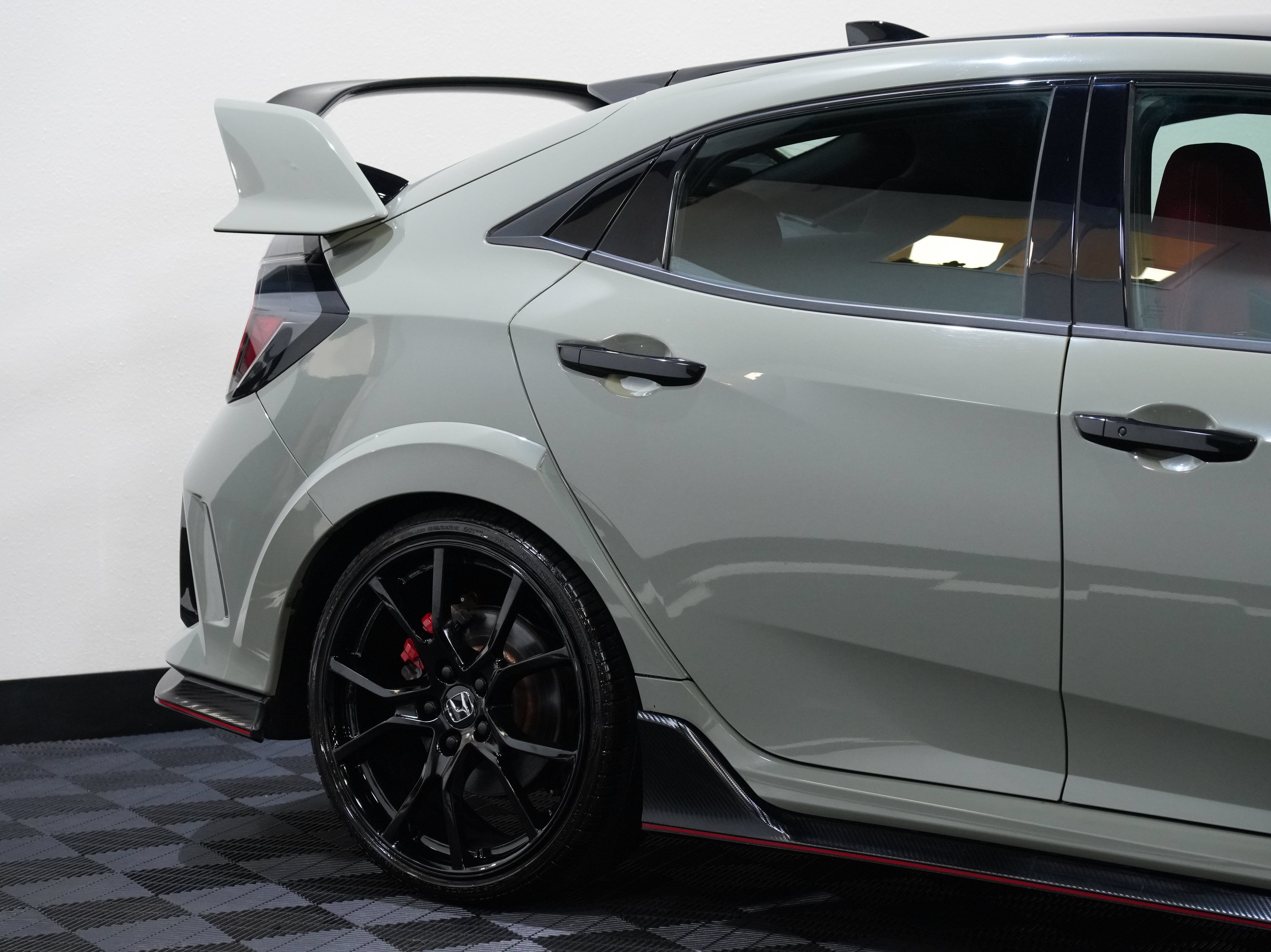 Used 2018 Honda Civic Type R image 12