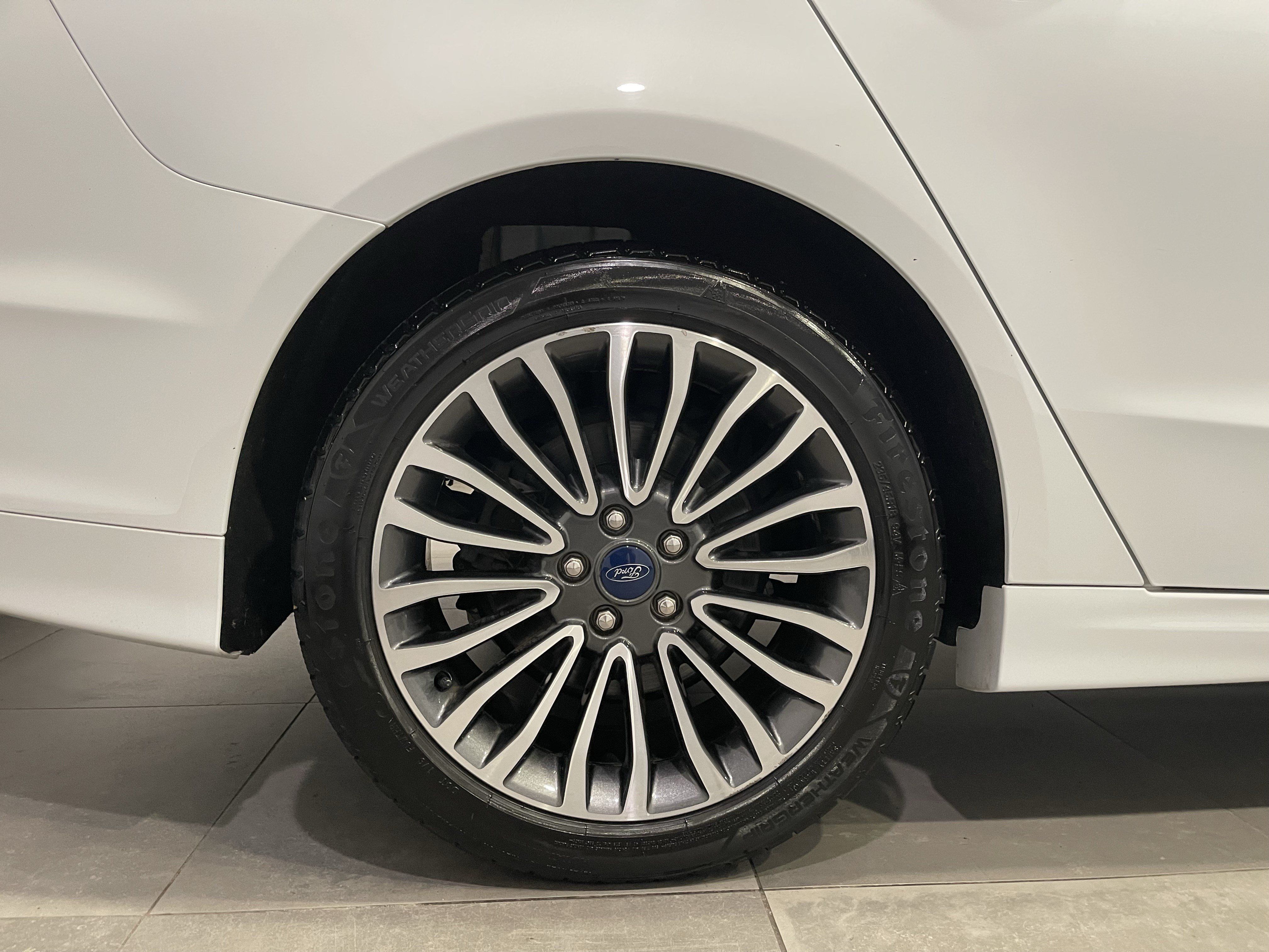 Used 2018 Ford Fusion SE w/ Fusion SE Technology Package AWD/4WD image 9