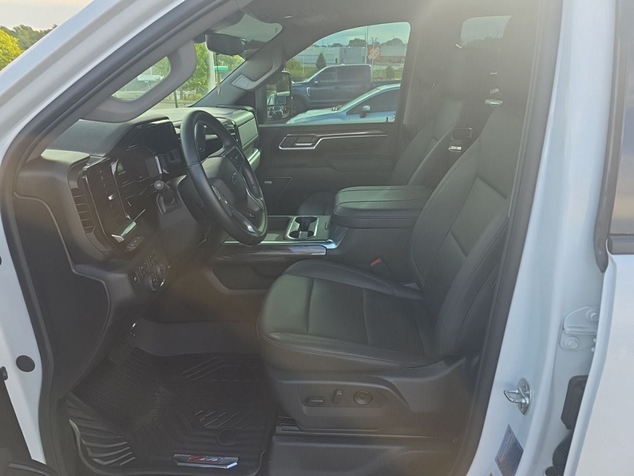Used 2025 Chevrolet Silverado 2500 LTZ w/ Trail Boss Package AWD/4WD image 8