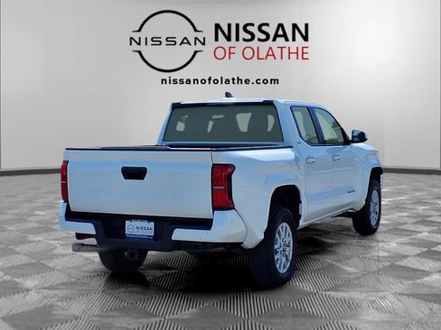 Used 2024 Toyota Tacoma SR5 RWD image 29