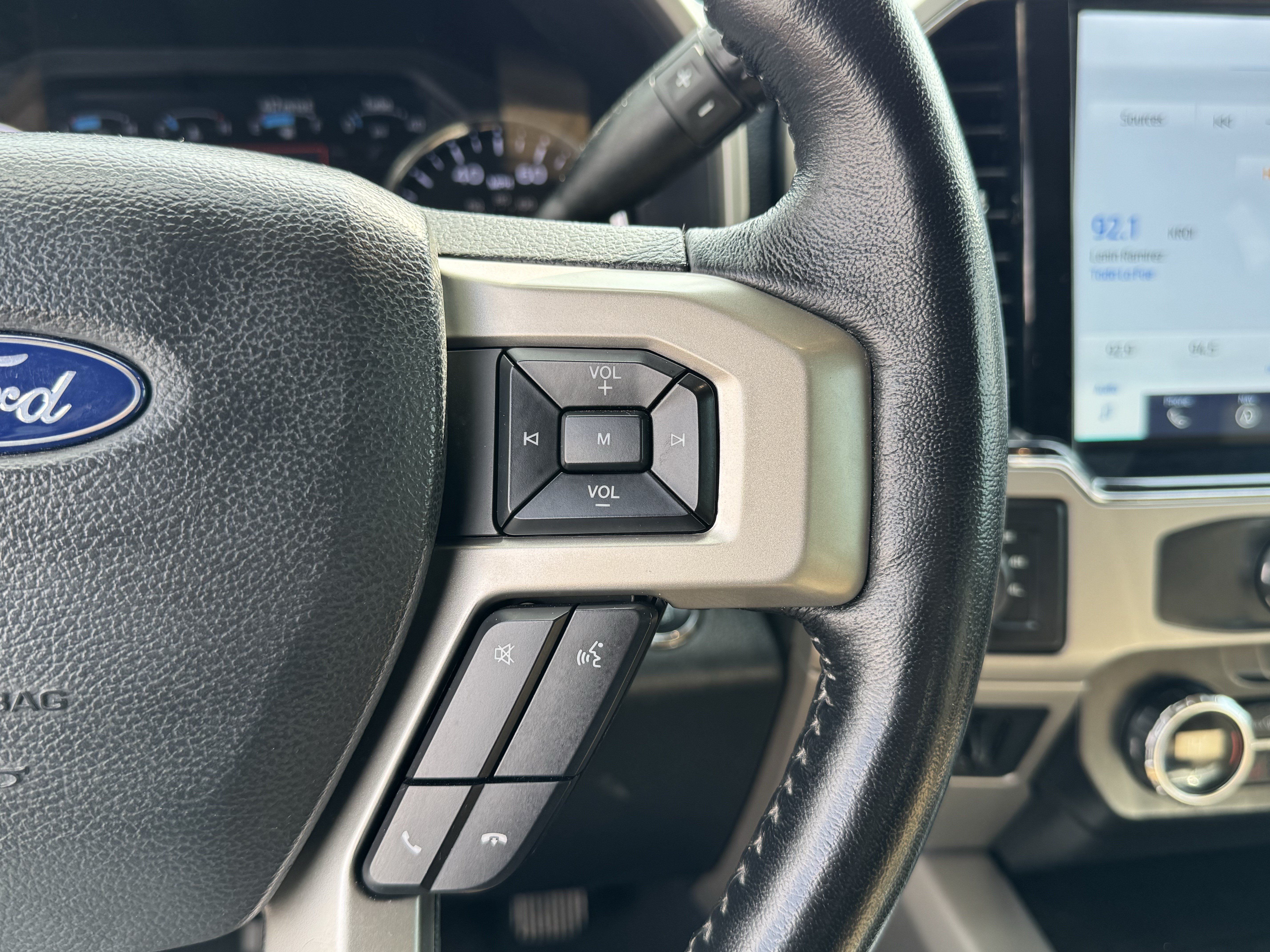 Used 2022 Ford F250 Lariat w/ Lariat Ultimate Package AWD/4WD image 31