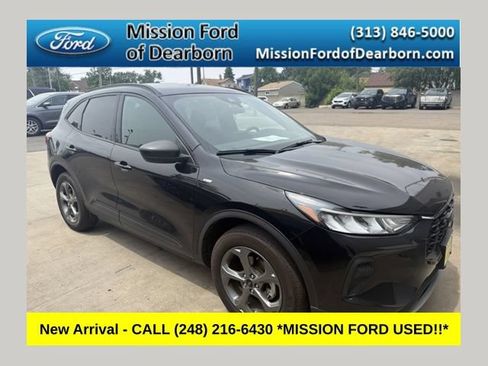 Used 2025 Ford Escape ST-Line AWD/4WD image 1