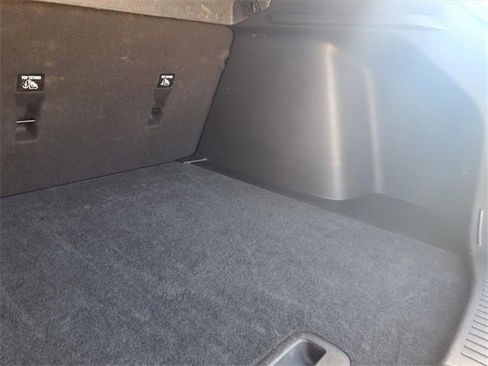 Used 2025 Chevrolet Trax LT w/ LT Convenience Package image 77