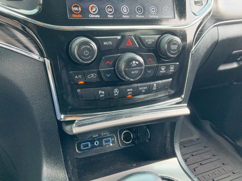 Used 2022 Jeep Grand Cherokee Limited RWD image 17