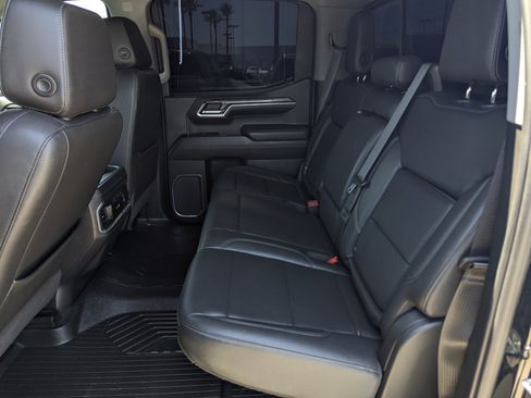 Used 2022 Chevrolet Silverado 1500 LTZ w/ LTZ Premium Package AWD/4WD image 9