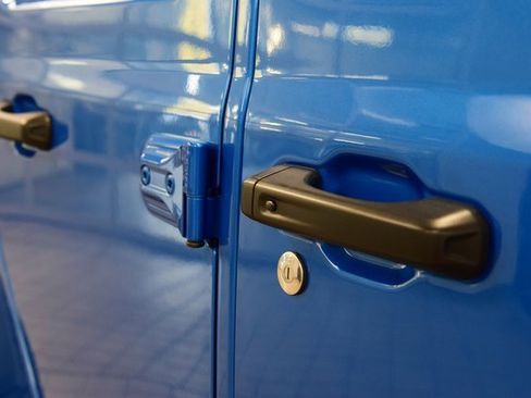 Used 2024 Jeep Gladiator Rubicon w/ Convenience Group image 15