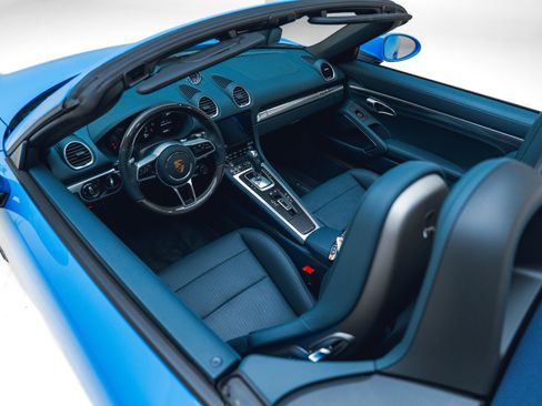 Used 2025 Porsche 718 Boxster GTS w/ Premium Package RWD image 36