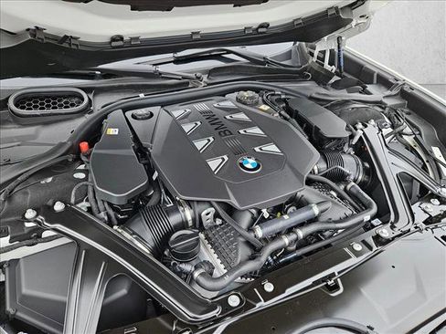 Certified 2025 BMW 760i xDrive AWD/4WD image 21