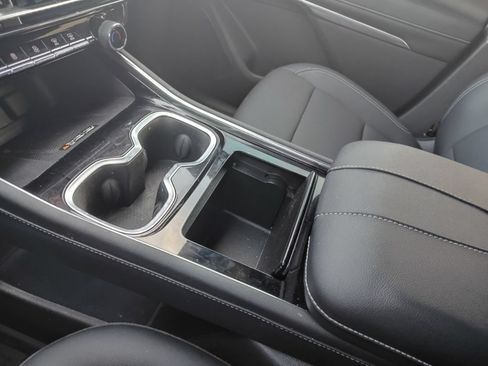 Used 2024 Chevrolet Traverse LT w/ LPO, Floor Liner Package FWD image 18