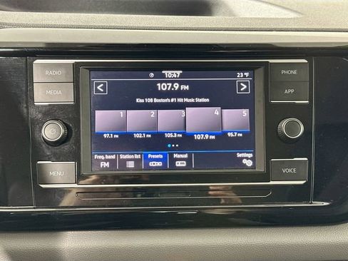 Used 2024 Volkswagen Taos S image 11