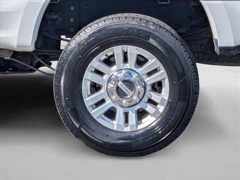 Used 2017 Ford F250 XLT w/ XLT Value Package image 21