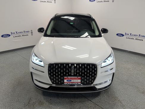 Used 2023 Lincoln Corsair Reserve AWD/4WD image 2