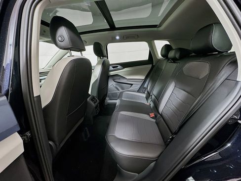 New 2026 Volkswagen Taos SE AWD/4WD image 15