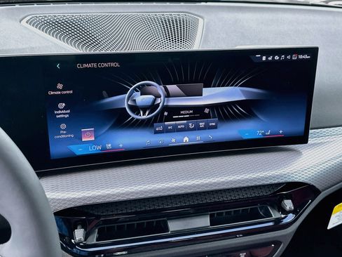 New 2026 BMW 330i Sedan w/ M Sport Package RWD image 12