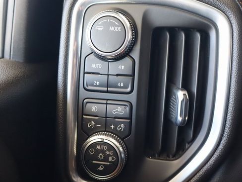 Used 2021 GMC Sierra 2500 AT4 image 28