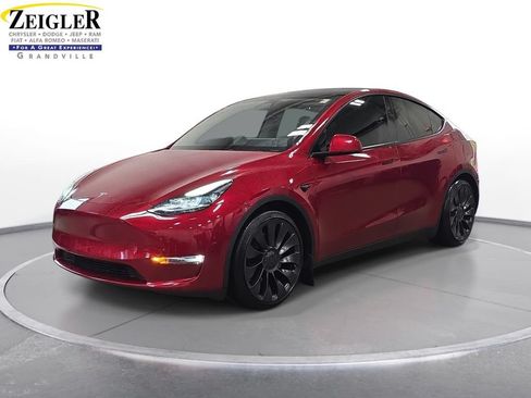 Used 2024 Tesla Model Y Performance AWD/4WD image 1