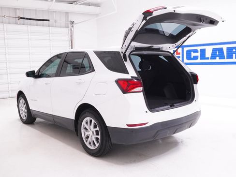 Used 2023 Chevrolet Equinox LS w/ Driver Confidence II Package FWD image 8