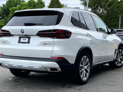 Used 2025 BMW X5 xDrive50e w/ Premium Package AWD/4WD image 6