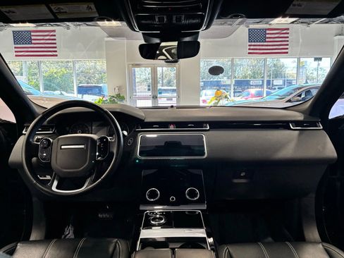 Used 2020 Land Rover Range Rover Velar S image 28