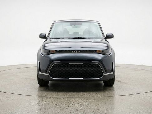 Used 2025 Kia Soul LX w/ LX Technology Package image 2