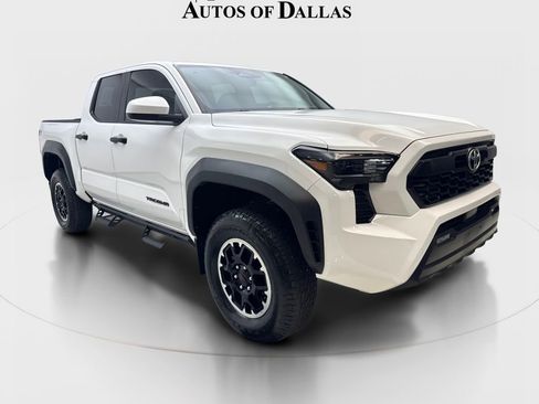 Used 2024 Toyota Tacoma TRD Off-Road AWD/4WD image 4