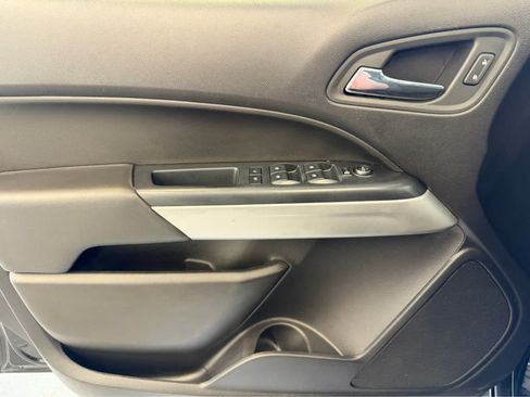 Used 2019 Chevrolet Colorado LT w/ LT Convenience Package RWD image 13