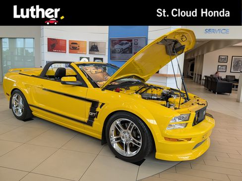 Used 2006 Ford Mustang GT Premium RWD image 1