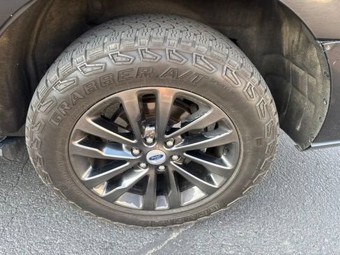 Used 2019 Ford Expedition Limited AWD/4WD image 6