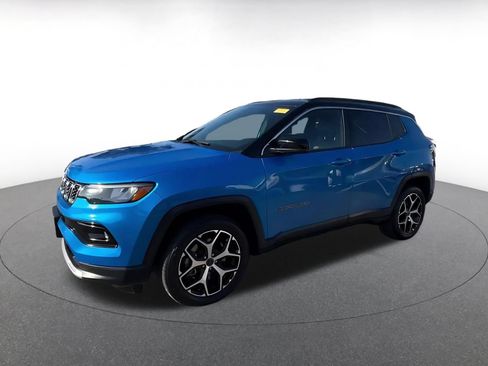 Used 2025 Jeep Compass Limited AWD/4WD image 6