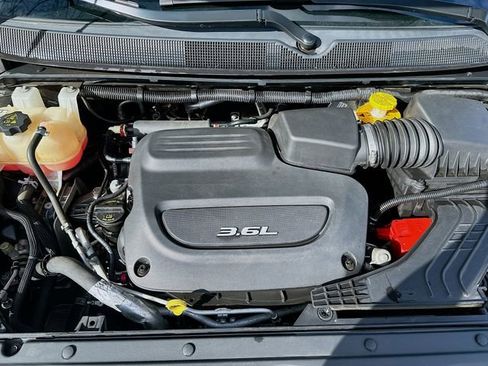 Used 2017 Chrysler Pacifica Touring image 31