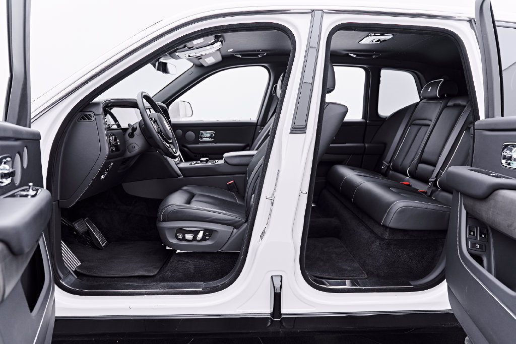 Used 2025 Rolls-Royce Cullinan AWD/4WD image 42