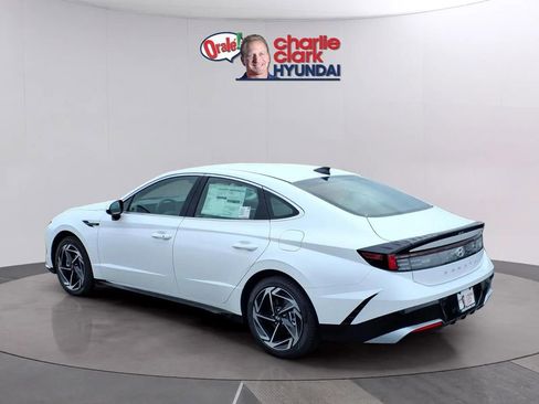 New 2026 Hyundai Sonata SEL FWD image 3