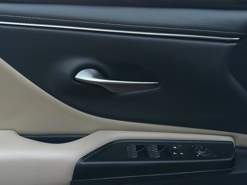 Used 2021 Lexus ES 350 ES 350 Sedan 4D image 46