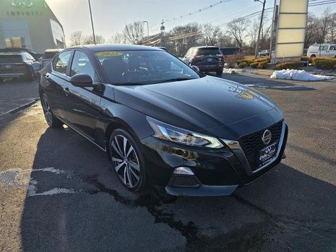 Used 2022 Nissan Altima 2.5 SR image 1