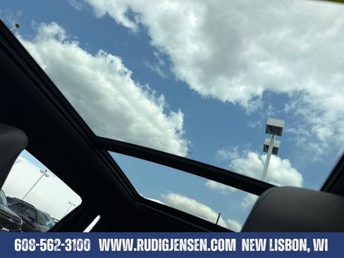 Used 2025 Jeep Compass Latitude w/ Sun & Sound Group AWD/4WD image 20