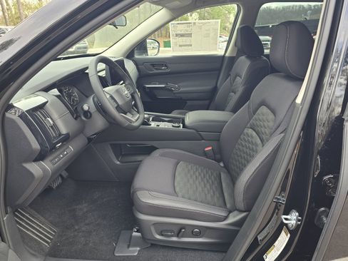 New 2026 Nissan Pathfinder SV image 12