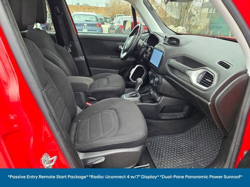 Used 2019 Jeep Renegade Latitude w/ Cold Weather Group image 9