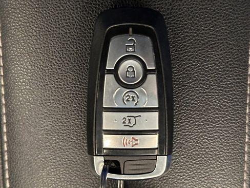 Used 2021 Ford Escape SE w/ Convenience Package image 16