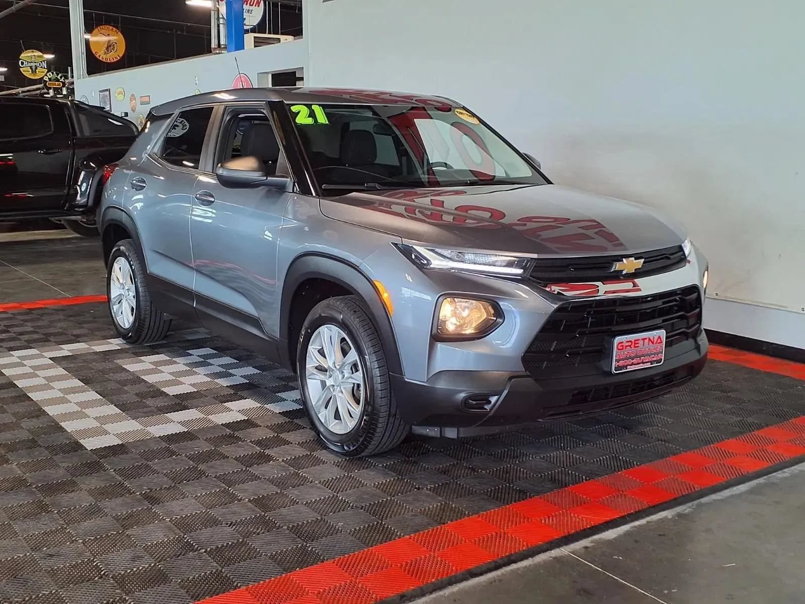 Used 2021 Chevrolet TrailBlazer LS AWD/4WD image 2