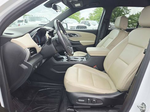Used 2022 Chevrolet Traverse LT w/ LPO, Floor Liner Package FWD image 12