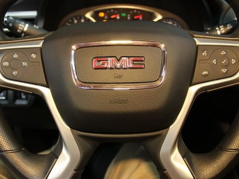 Used 2023 GMC Acadia SLE image 24